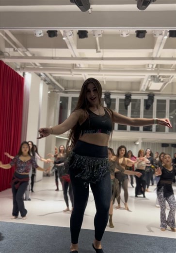 Captivating Chinese Belly Dance Performance