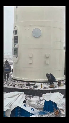 Real Engineerings | Engineering & Technology & Gadgets & DIY on Instagram: "Wind Turbine Assembly: Securing Giants with Massive Torque! 🌬️🔧 ​Witness the critical assembly phase of a wind turbine tower, where structural integrity meets heavy-duty engineering—even in freezing conditions! This footage captures the precise tightening of the massive flange bolts that hold the tower sections together against the forces of nature. ​The Art of Heavy-Duty Bolting ​This process is essential for the stab