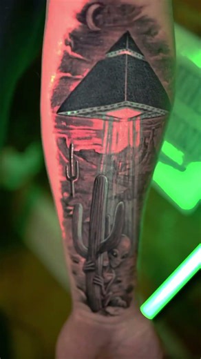 Fun alien tattoo done by Drew Harris at Double Diamond Tattoos #alientattoo