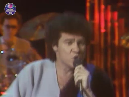 🎧 "J't'aime comme un fou" est le quinzième album de Robert Charlebois sorti en 1983. Voici une version live. | Passion des Années 80