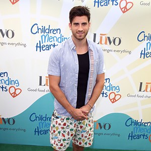 Zac Efron, Ryan Rottman, Kate Graham et Kayla Ewell au Children Mending Hearts - Hollywoodpq.com