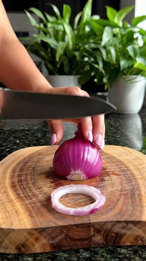 Simple homemade red onion and lime wellness drink. Not medical advice. Save this recipe. #lifestyle #usa #tips #homehacks #body