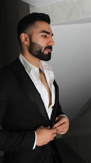 Qaiser Khan | The QK Performance Lab on Instagram: "Pull. Pause. Dominate #fyp #explore #shredbyqk #workout #dubai🇦🇪"