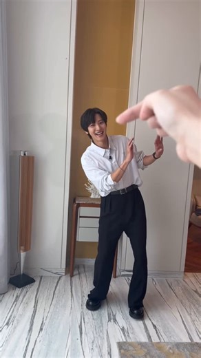 EXO Official on Instagram: "123 Dance 🎥 by @yeh.shaa_ @svct_thesmc #CHANYEOL #찬열 @real__pcy #EXO #엑소 #weareoneEXO #UpsideDown #CHANYEOL_UpsideDown #123Dance #CHANYEOL_123Dance"