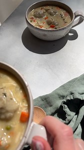 GF CHICKEN AND DUMPLINGS These gluten-free chicken and dumplings are an easy and nostalgic one-pot dinner you must make during fall or winter! It’s made with a creamy soup base, shredded chicken, veggies, and easy homemade dumplings. Made with ingredients like… 🥣 shredded chicken 🥣Chicken broth 🥣Coconut milk 🥣Onion, carrots, garlic and peas 🥣GF all-purpose flour 🥣Ghee (sub coconut oil) | Unbound Wellness