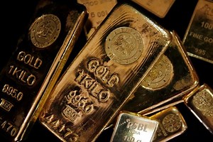Annual 2026 gold price forecast tops $4,000/oz for first time