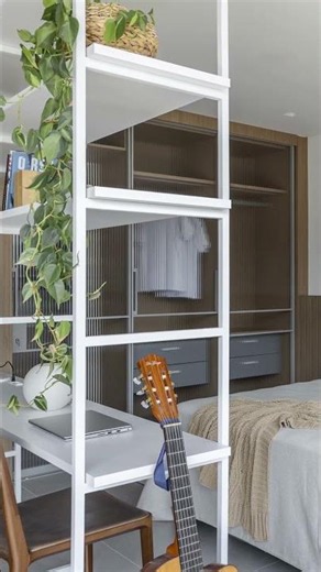 A integração entre quarto, sala e área externa transforma a experiência do espaço ✨