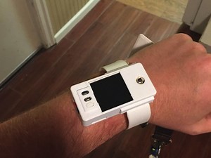 Raspberry Pi Smart Watch #piday #raspberrypi @Raspberry_Pi