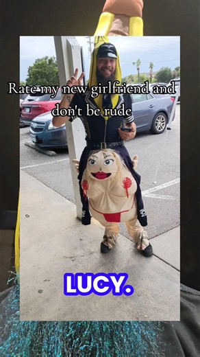 Rate my new girlfriend without being roode #funny #bananaman #hilarious #ratemyoutfits