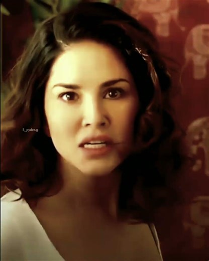 Teri Maaki Cute 😚 | Naughty Leone #sunnyleone #shorts