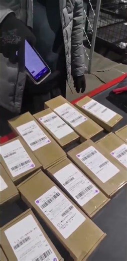 Real Warehouse Sorting | High-Speed Logistics Barcode Scanning in Action