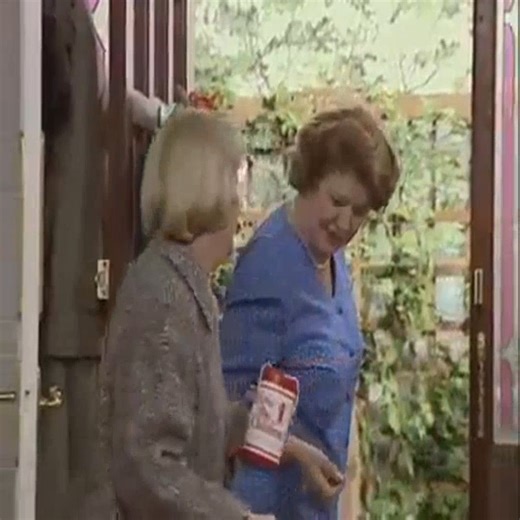 Keeping Up Appearances Season 2 Episode 11 – The Father Christmas Suit 06 | Zahirah Azman