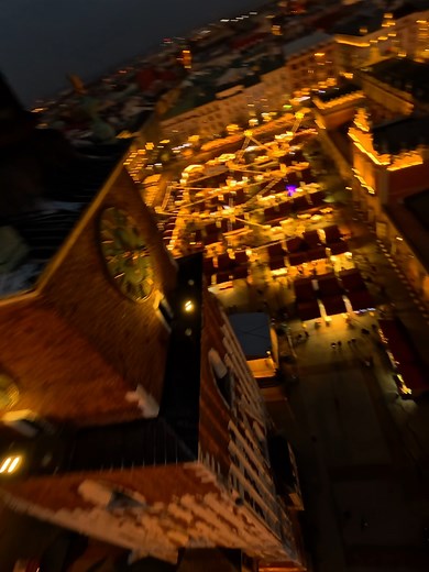 Christmas Market on Krakow's Main Square - Festive Cheer and Holiday Magic!