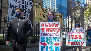 What’s behind the violent dispute over a N.S. lobster fishery