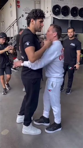 JC Chávez and Zurdo and Judas gave Jesus Christ a hug like this #boxing