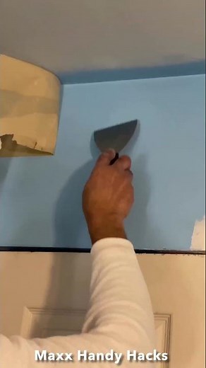 How To Easily Remove Wall Paper Fast, Handy Hacks #diy #wallpaper #homerenovation #shorts