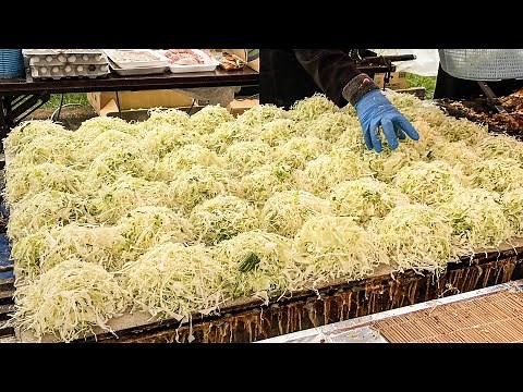 忙しい広島焼き屋台