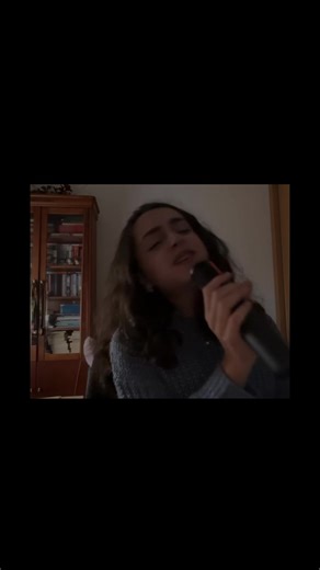 Miley Cyrus Cover of 'The Climb' - Emotional Performance