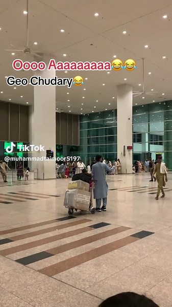 Hilarious Airport Moments That Will Make You Laugh