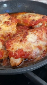 Much easier and lighter than the traditional version, this Healthier Chicken Parmesan gets its flavor from fresh herbs, especially the rosemary. https://thegiadzy.visitlink.me/RCLUGZ Brushing the chicken with herb oil gives the chicken richness and a golden brown color. | Giadzy