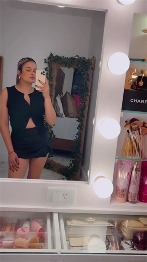 Jenny Claros En Vivo: La Del Espejo Temach Performance