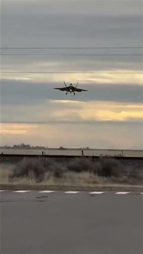 F22 landing