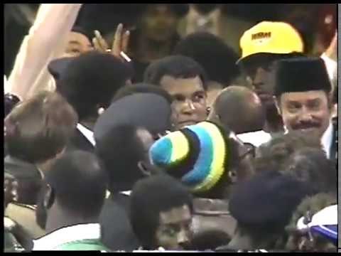 Boxing - 1981 - Davey Pearl Interviews Trevor Berbick After Defeating Muhammad Ali + Fight Recap