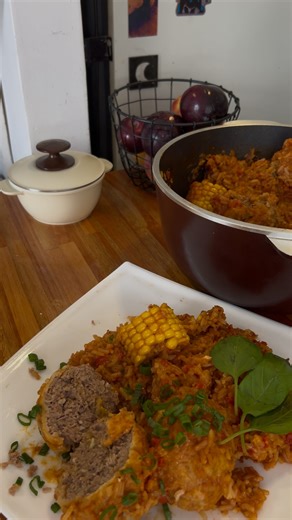 Montoto | Cocina real on Instagram: "Quién para un guiso de arroz con albóndigas?"