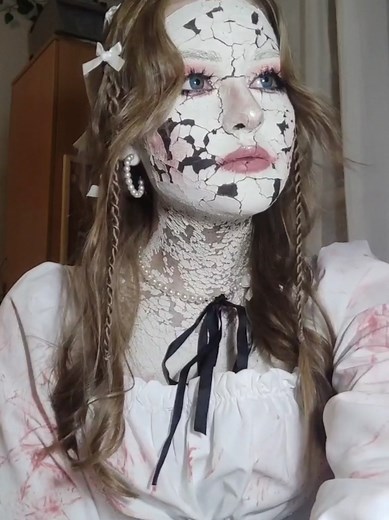 Eerie Cracked Doll Makeup Tutorial