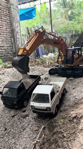 Mobil Mobil Pick Up Remote Control. Excavator RC. #mobilpickuprc