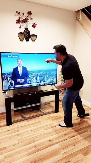 724K views · 2.6K reactions | #funny #prank #newsbloopers #trending | Thetimingwizard | Facebook