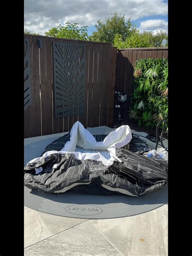 🤍Hot tub of dreams 🤍 Let me introduce you to the @Lay-Z-Spa UK Hollywood AirJet The Hollywood AirJet features the unique show stopping integrated colour changing LED lighting with a semi transparent exterior. It illuminates your hot tub water and garden; perfect for those dark evenings. It just oozes style 🤍 It seats up to 6 people and was so quick and simply to set up. It has 140 AirJets for a soothing spa experience It comes with 4 soft touch pillows, Freeze Shield and a free Gold starter k