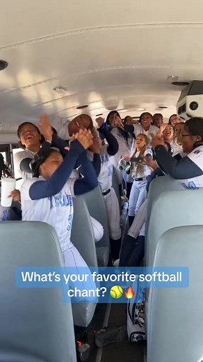 These chants are 🔥🔥🔥 (Via @kay 🌻. ) #softball #team #goals #teammates #highschoolsports #softballchants #cheer #chants