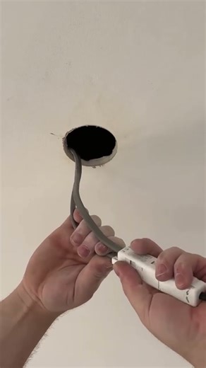 the process of installing lights on the ceiling #construction #light #ceiling #popular #shorts