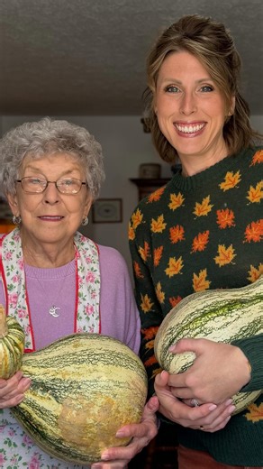 Laura Ashley Johnson RDN CDE on Instagram: "🥧💕Cushaw Pie💕🥧 Type “RECIPE” and I’ll send you a direct link (check your inbox/message requests) #pie #cushaw #cushawpie #pumpkinpie #thanksgiving #grandma #easyrecipe #dessert #desserts #sweets #pielover #pieslice #sliceofpie #christmas #oldfashioned #squash #sweettreat #thanksgivingdinner https://www.dinnerin321.com/cushaw-pie/"