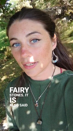 ✨ H A G S T O N E S ✨ Stones with holes in. Thousands of years of the forces of nature wearing down a stone to create a perfect circle 🌝 These stones go by many names in different counties/countries. They can be known as adder stones, seeing stones, fairy stones, and Odin stones. They were (and still are) the intrigue of many folktales, myth and law. They are famously used for luck, protection and to aid in healing. They are considered a very powerful talisman, and by looking through the hole o