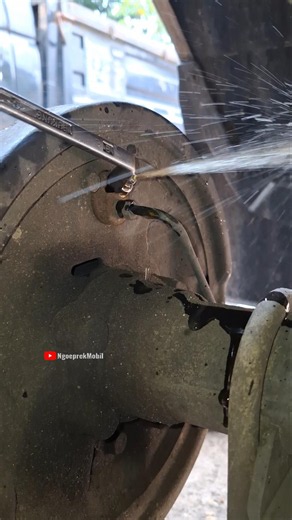 Brake Bleeding Process #carmaintenance #mechanic #tips #howto #automobile