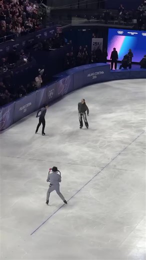 Olympic skaters having fun at the Exhibition Gala 🩵 video via: ㅎ ㅅ ㅎ #milanocortina2026 #olympics2026 #figureskating #mikhailshaidorov #iliamalinin