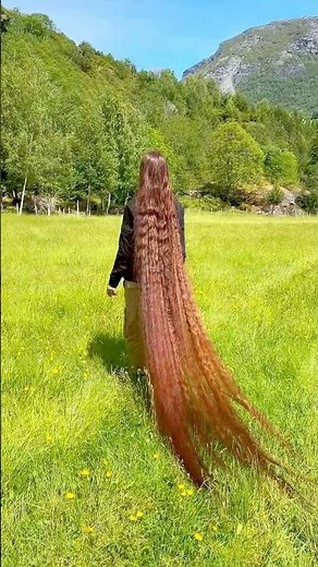 World’s Longest Hair on Earth… 270CM+ Guinness Record!