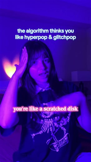 it’s me i’m the scratched disk👾#hyperpop #glitchpop #newartist #newmusic #unsignedartist