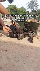 7.6K views · 2.8K reactions | Jadi juragan armada pengangkut barang tapi versi mini 來來 Koleksi mainan terlengkap klik link di bio atau kunjungi profil kami. ‎ ‎Follow untuk update konten mainan setiap harinya. ‎#review #remotecontrol #rcrally #rc4tak #rccar #rcdrift #racing #2stroke #rcengine #mainancowok #hobby #4wd #boardgame #arcadegame #rccar #hspracing | Mainan Favorit | Facebook