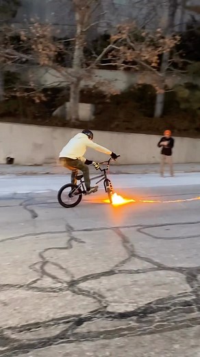 Taking “lit” to a new level. @tateroskelley ⛽️🔥 @gtbmxfreestyle | DIG BMX
