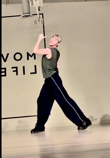 K-Pop Dance Moves & Choreo Breakdown