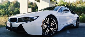 Video: 2017 BMW i8 Review Praises Its Dual Character