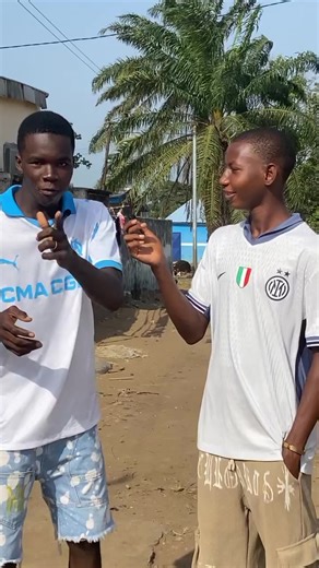 Garba avec piment en poudre. Vos avis dans les commentaires@parolier606 🦈 @𝑫𝒐𝑮𝒐𝑵𝒊𝑻𝒄𝑯𝑨𝒊👁️🫆✊🏾 @El_Tidjany 🦋✨❤️ @Dogoni Aminata 🦋❤️ @Misstoure❤️💕@Daou Konate Officiel @Toure Abass🧠🏋🏽‍♂️🇳🇪🇨🇮 @Mymy la stars officiel #flypシ