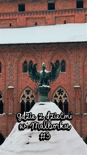 Joanna Radomska on Instagram: "✨Dawno, dawno temu na zamku w Malborku zamieszkały ptaki z legend 🪶 Podczas warsztatów „Ptasie legendy” dzieci wyruszyły śladami pelikana, gryfów, sowy i koguta z zamkowej wieży. Było słuchanie opowieści, odkrywanie symboli ukrytych w murach zamku i tworzenie własnych kogucików na pamiątkę tej małej, zamkowej bajki ✨ #malbork #pomorskie #visitpoland #visitmalbork #polskaniezwykła"