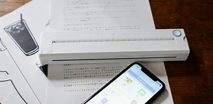 どこでも手軽にA4印刷！ 携帯性に優れた500g未満の軽量感熱式ミニプリンター を使ってみた