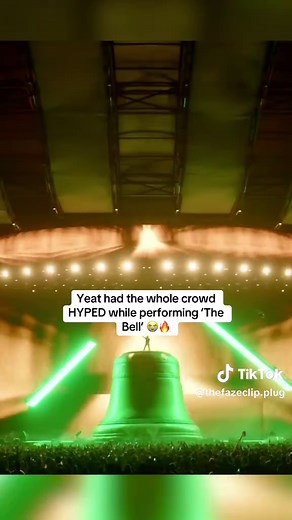 Yeat Energizes Crowd with 'The Bell' Performance