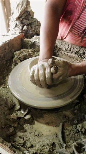 Clay Handi Dhakan Making in Minutes! 🏺✨#clay #explore #shorts #ytshorts #fyp #pottery
