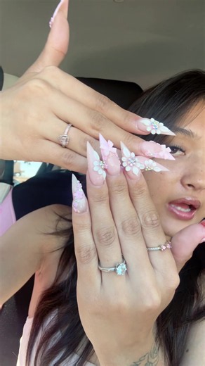 Stiletto Acrylic Nail Designs: Cute & Dramatic Nail Inspo
